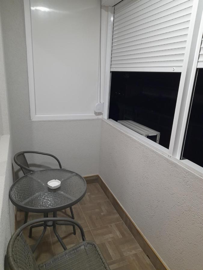 Holiday Apartaments 2 Ni Eksteriør bilde