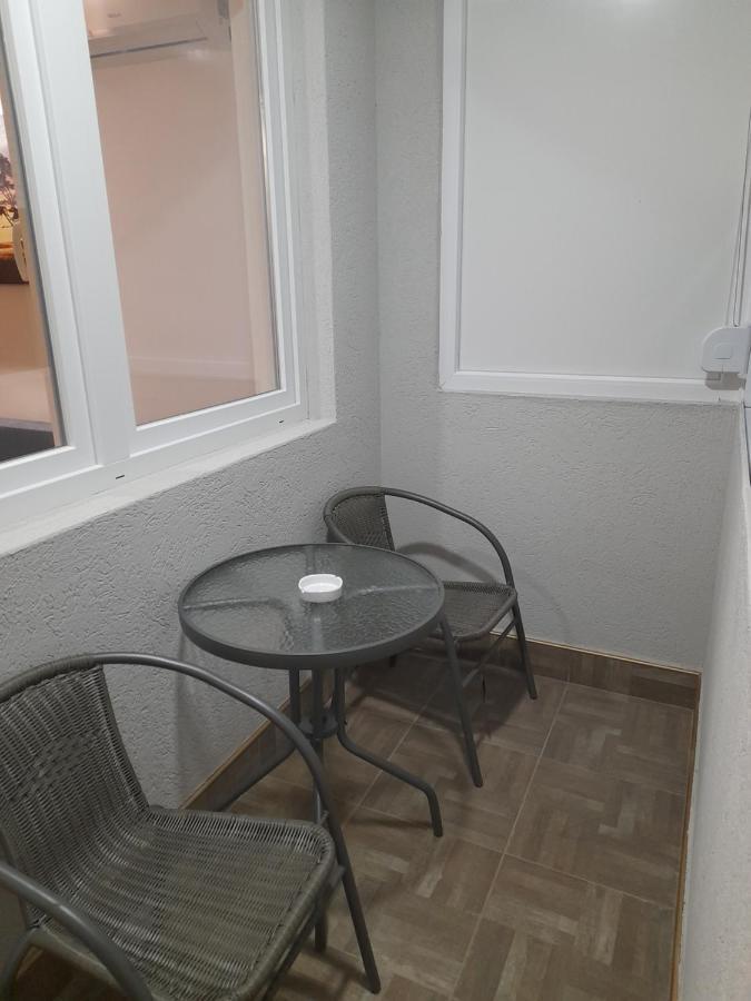 Holiday Apartaments 2 Ni Eksteriør bilde
