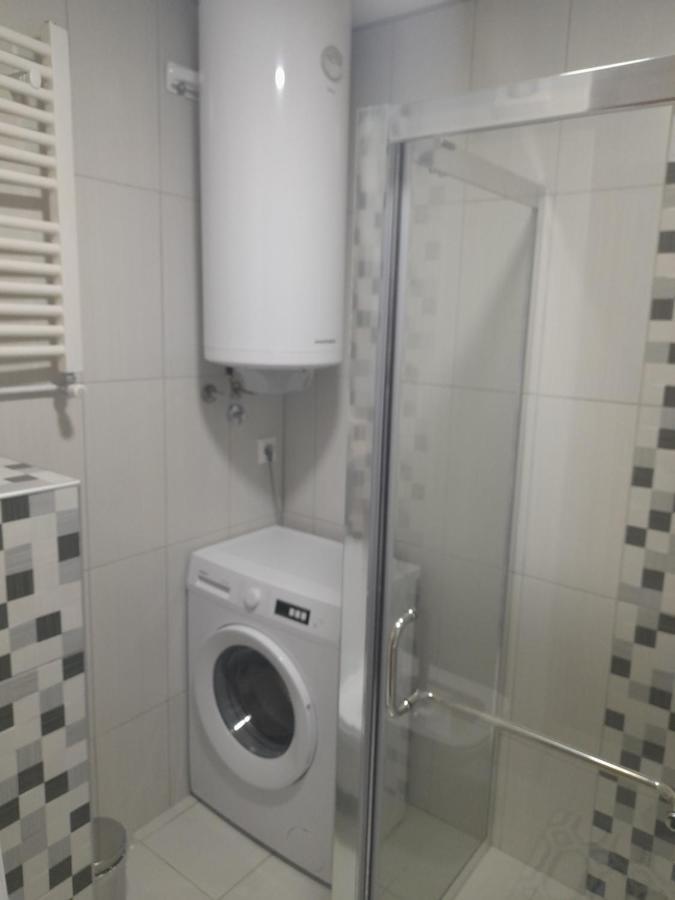 Holiday Apartaments 2 Ni Eksteriør bilde
