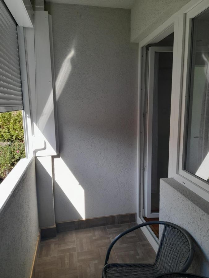 Holiday Apartaments 2 Ni Eksteriør bilde